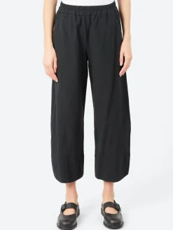 Aequamente - 25153 Pants in Black