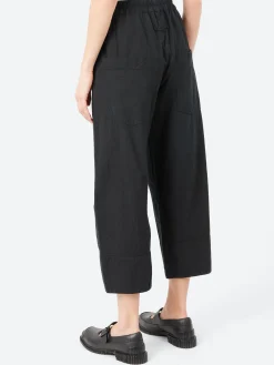 Aequamente - 25153 Pants in Black