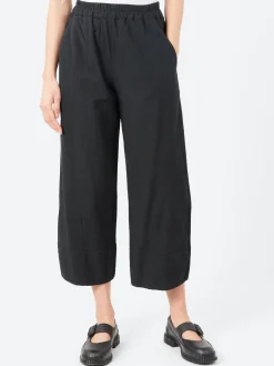 Aequamente - 25153 Pants in Black