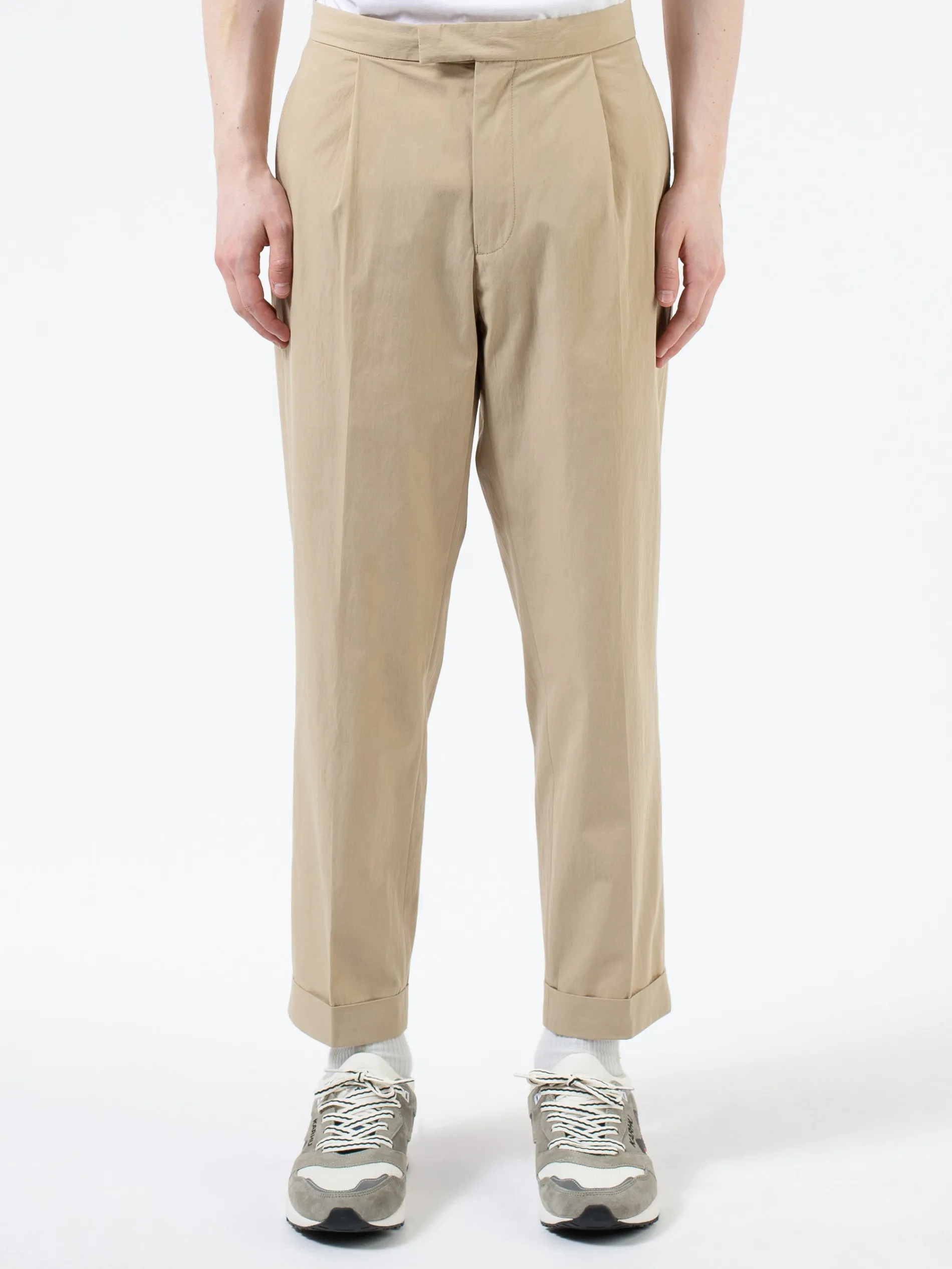 BEAMS PLUS - 1 Pleat Comfort Cloth Travel Trousers in Beige
