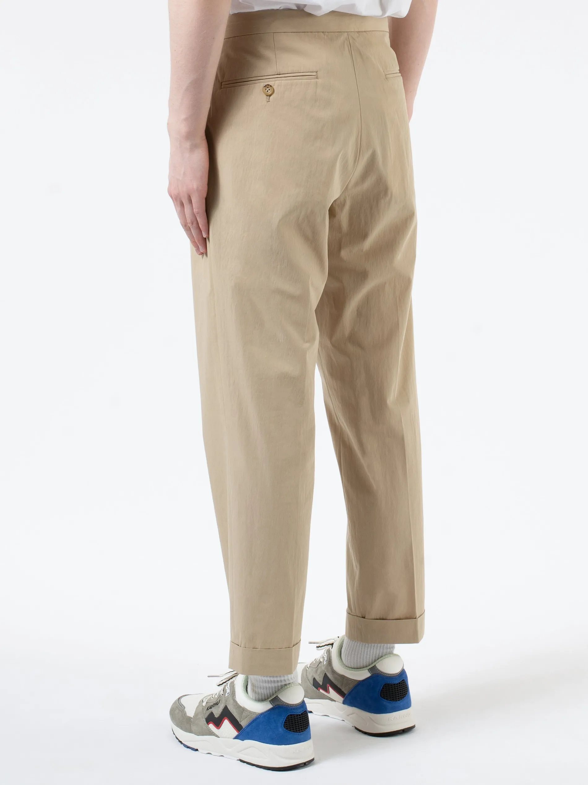 BEAMS PLUS - 1 Pleat Comfort Cloth Travel Trousers in Beige
