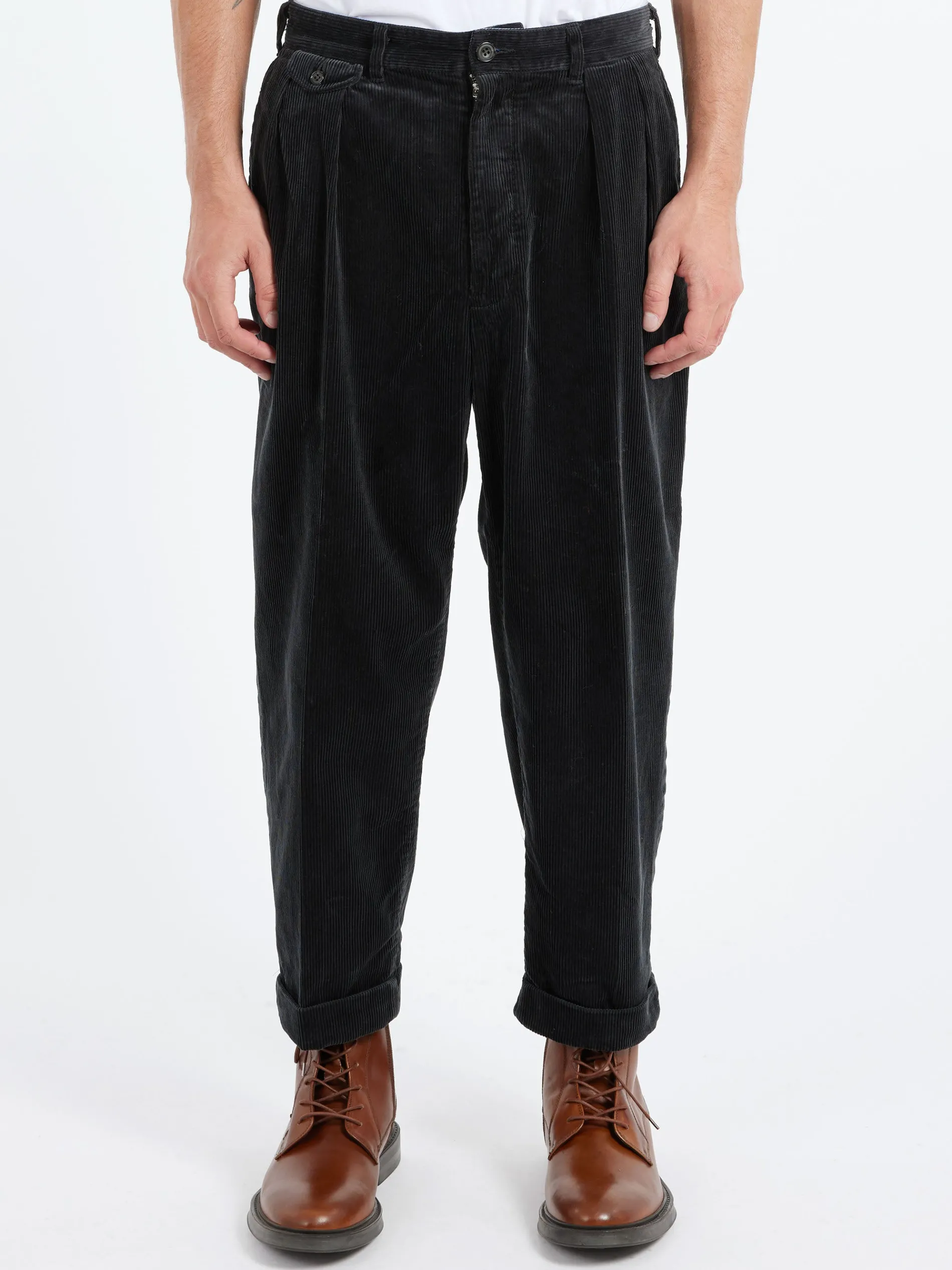 BEAMS PLUS - 2 Pleat Corduroy Pants in Charcoal Grey