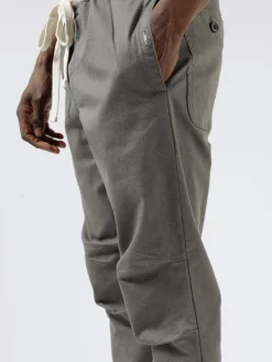 BEAMS PLUS - Gym Pants Slim Twill in Grey