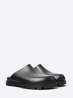 Camper - Brutus Clogs in Black