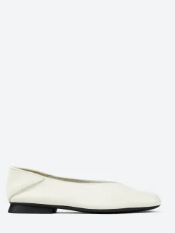 Camper - Casi Myra Ballerina Flats in White