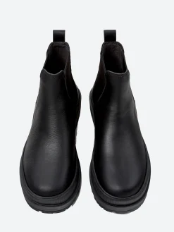 Camper - Women's Brutus Trek HYDROSHIELD in Black