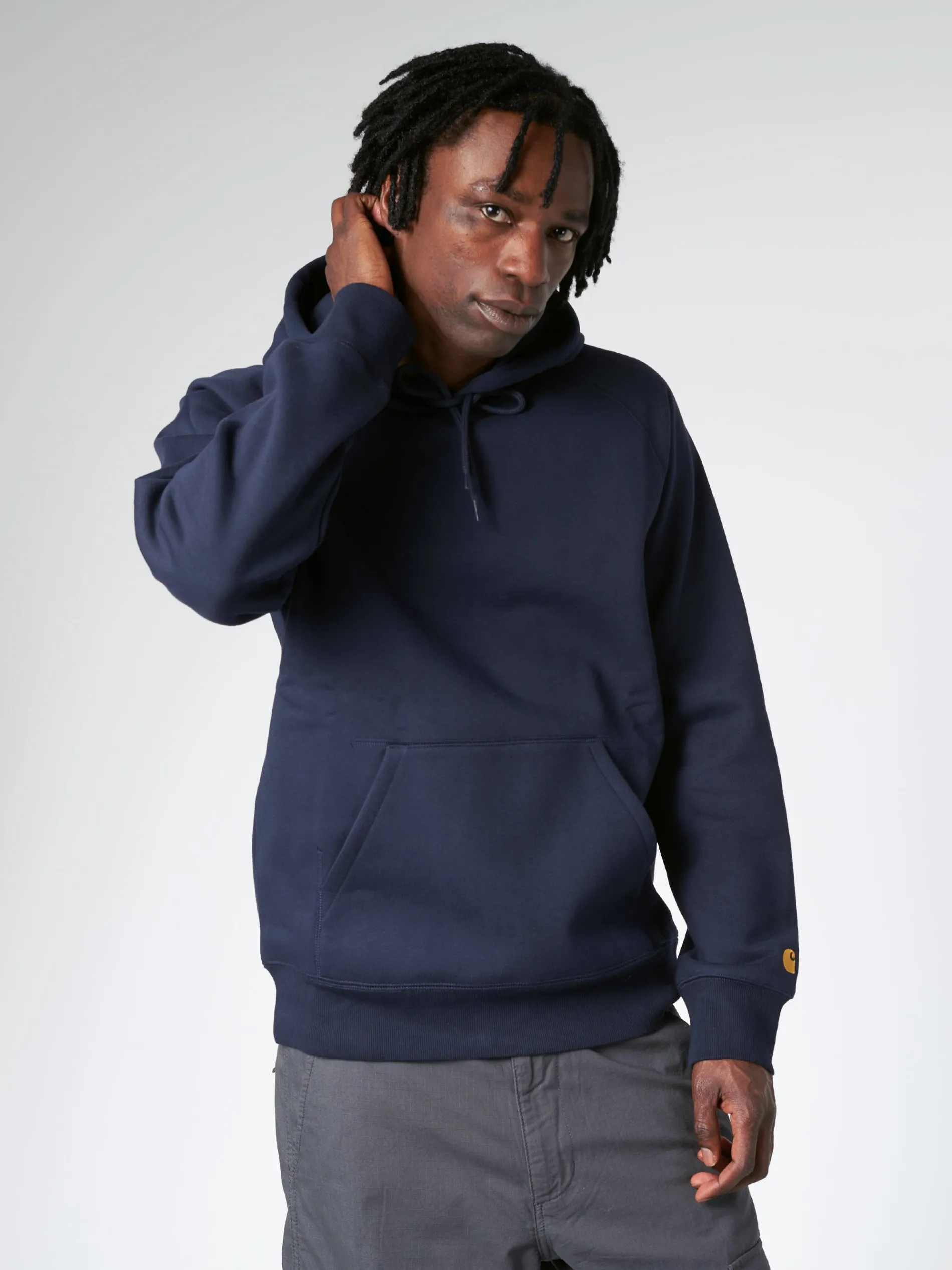 Carhartt WIP - Hooded Chase Sweatshirt in Dark Navy/Gold