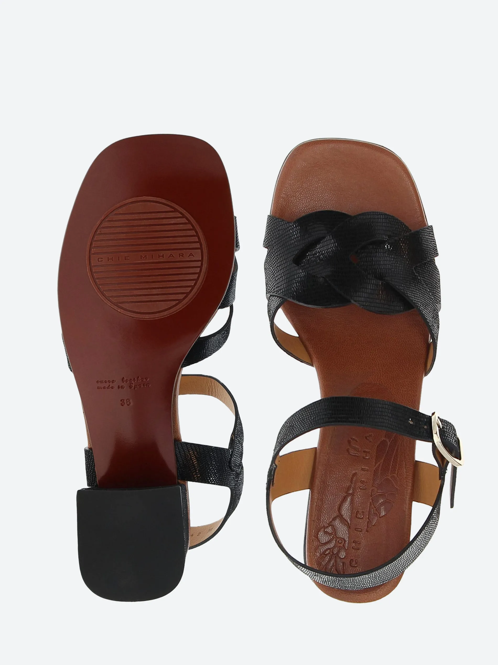 Chie Mihara - Quara in Nero Jeep