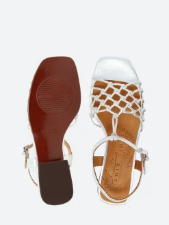 Chie Mihara - Tante in Silver Citroen