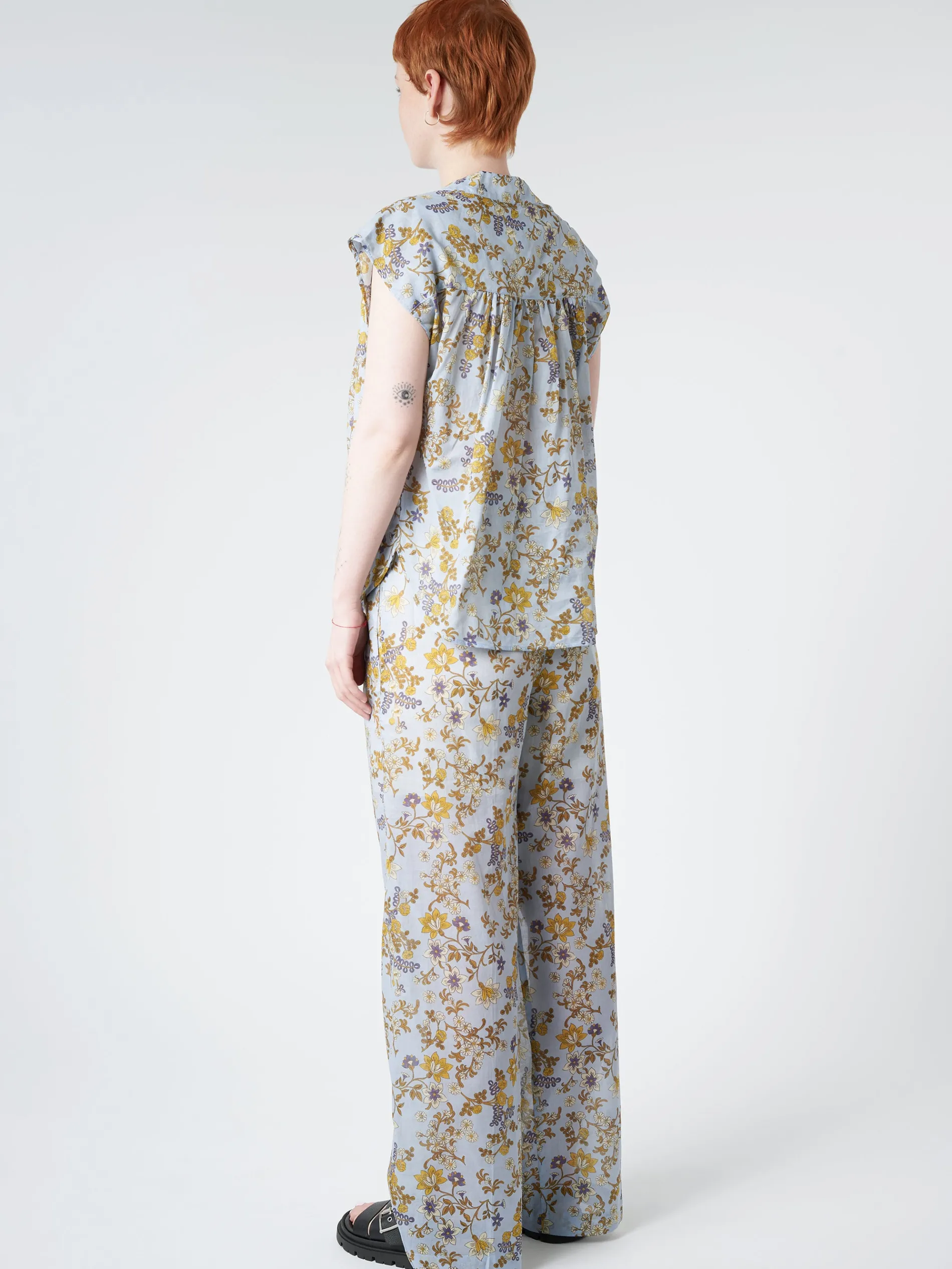 Chloé Stora - Armini Blouse in Bleu Fleurs (Blue Floral)