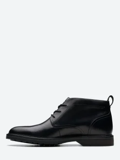 Clarks - Aldwin Chukka Boot in Black
