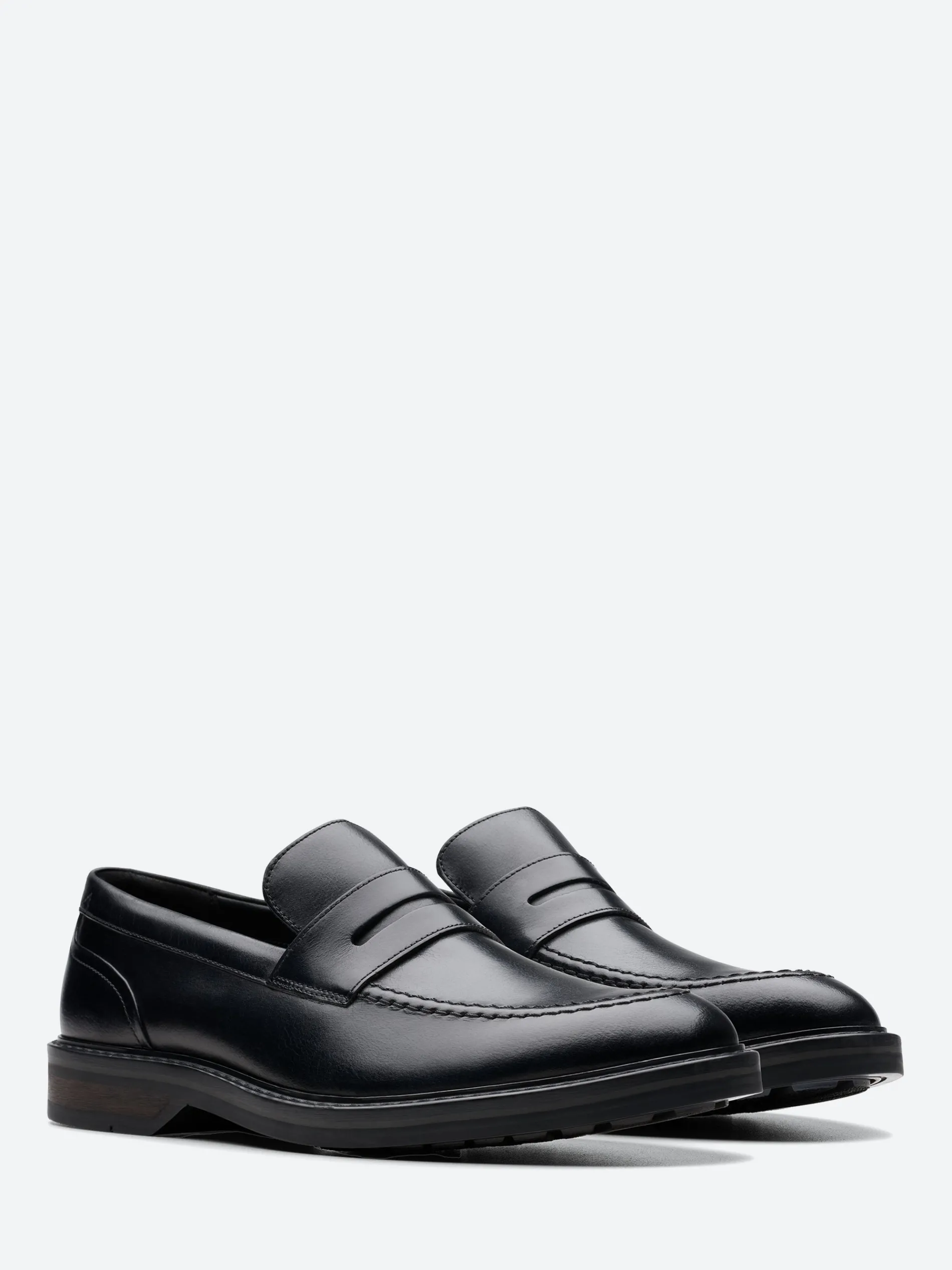 Clarks - Aldwin Step Loafer in Black