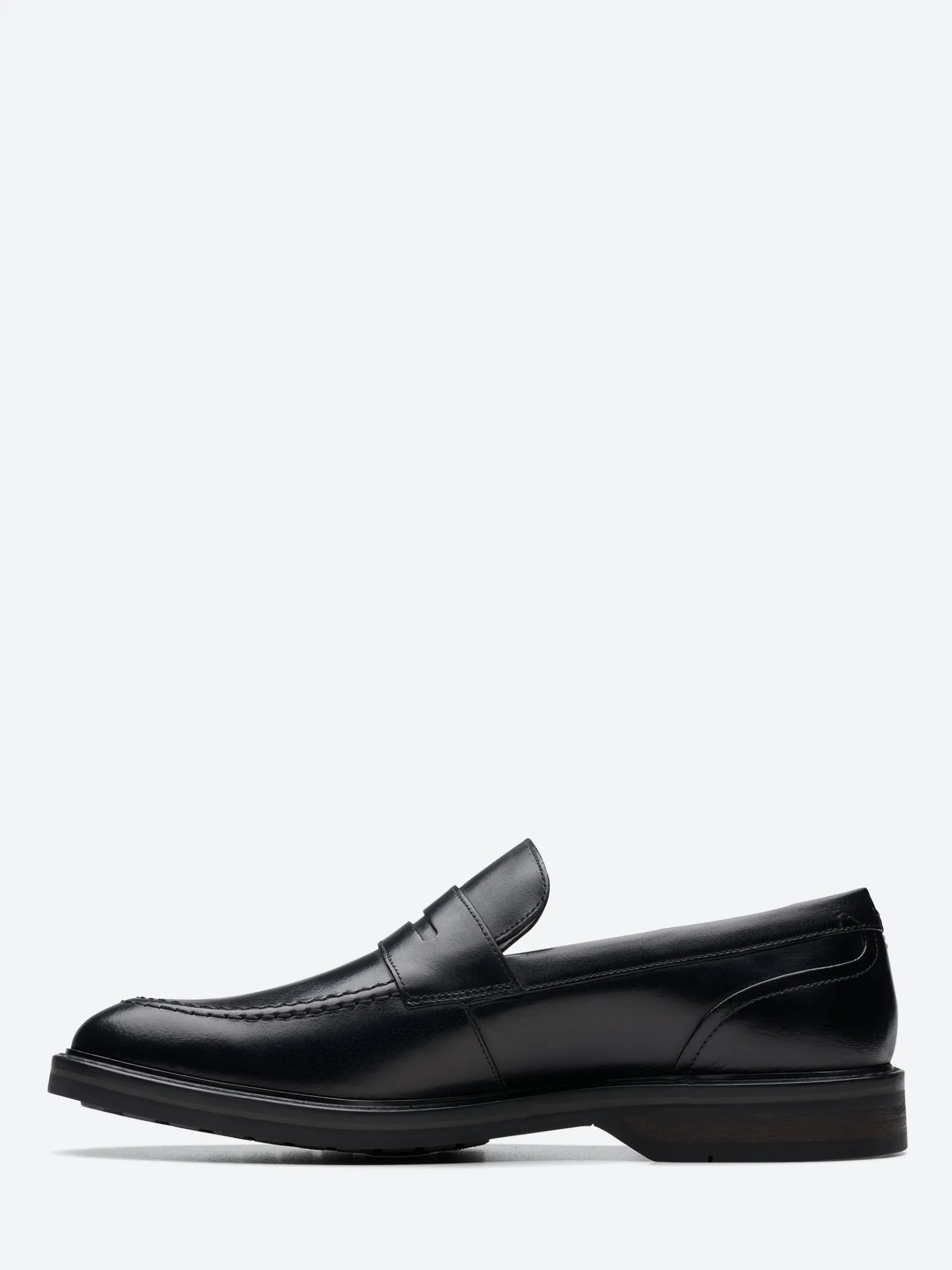 Clarks - Aldwin Step Loafer in Black
