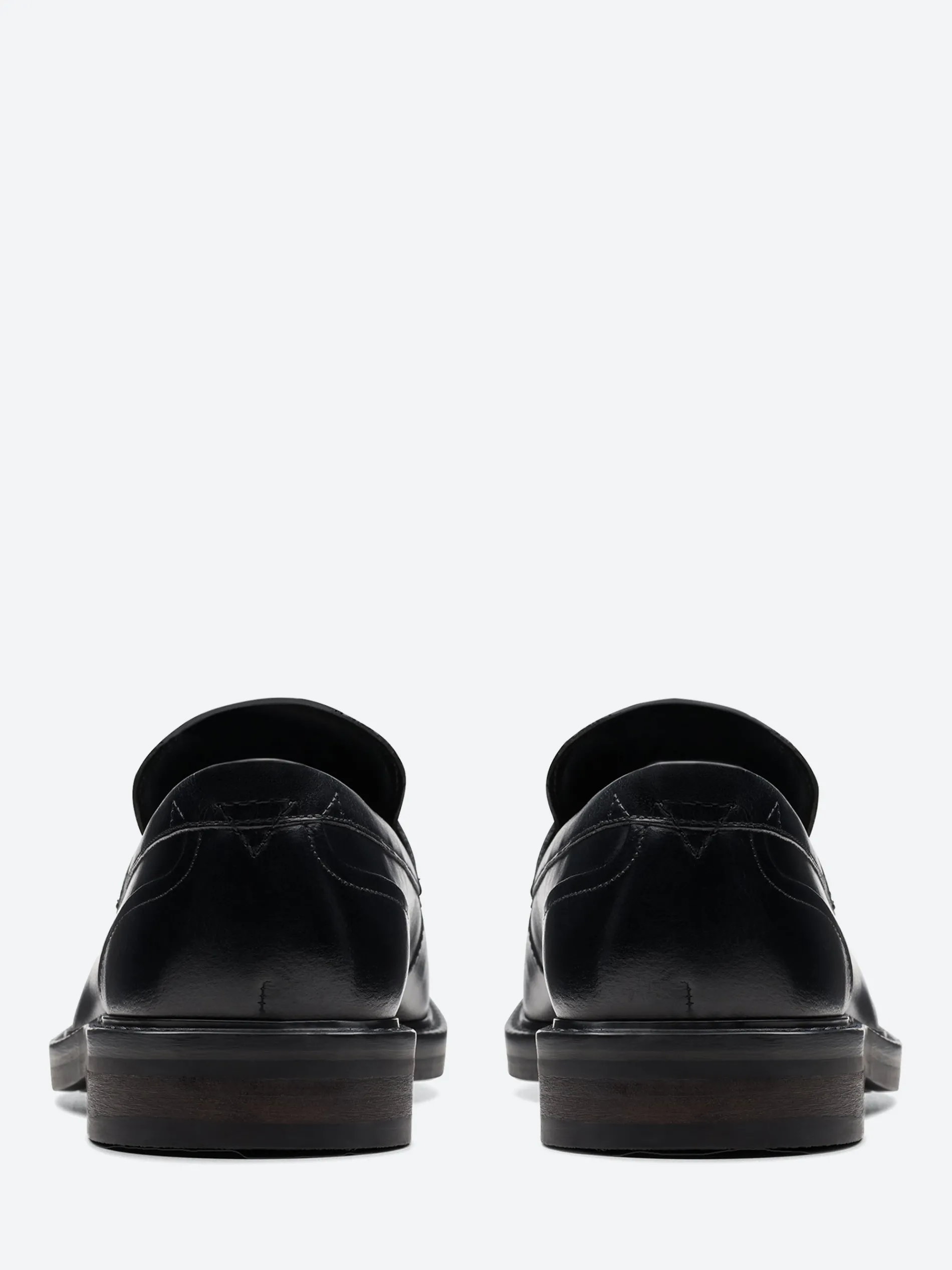 Clarks - Aldwin Step Loafer in Black
