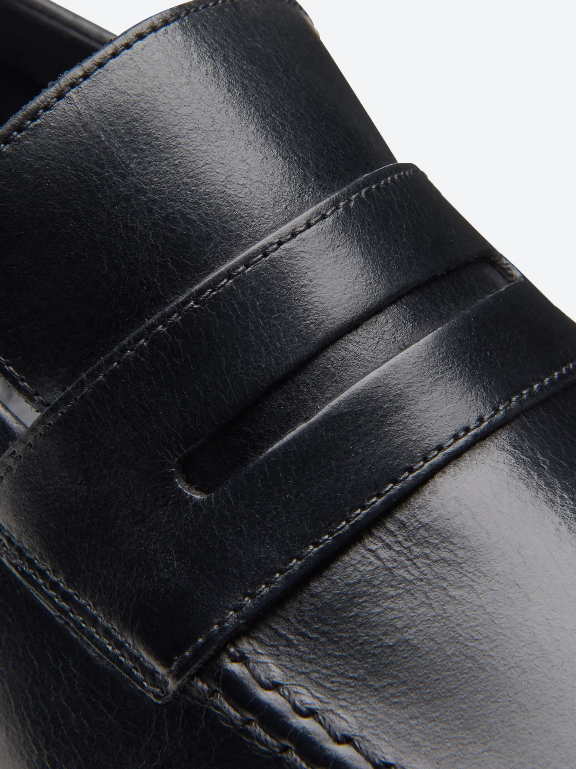 Clarks - Aldwin Step Loafer in Black