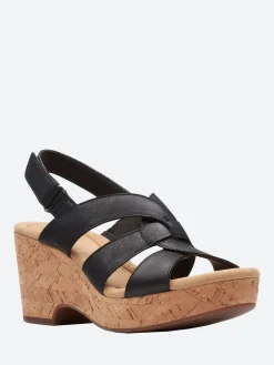 Clarks - Giselle Beach in Black Leather