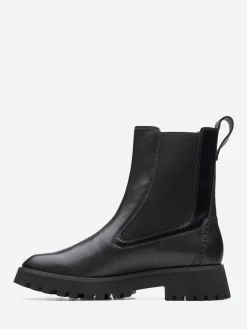 Clarks - Stayso Rise Chelsea Boots in Black Leather