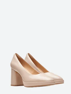 Clarks - Zoya85 Court in Sand Patent