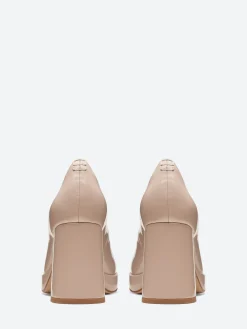 Clarks - Zoya85 Court in Sand Patent