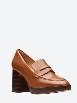 Clarks - Zoya85 Walk in Tan Leather