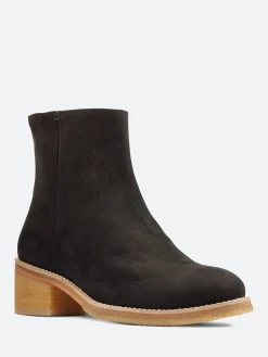 Clarks Originals - Amara Crepe in Black Nubuck