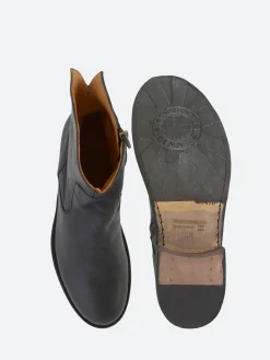 Fiorentini + Baker - 709 Eternity in Nero Cusna