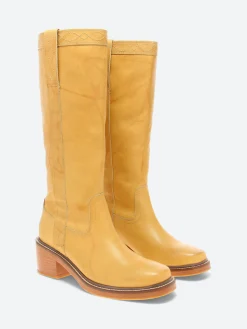 Frye - Kate Pull On in Banana