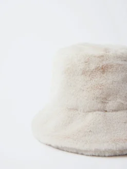 gravitypope - Eco Faux Fur Bucket Hat in Panna