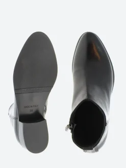 gravitypope - Helenor in Black