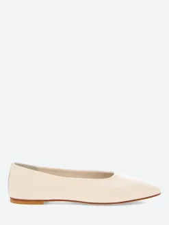 gravitypope - Jaana Ballet Flats in Off White