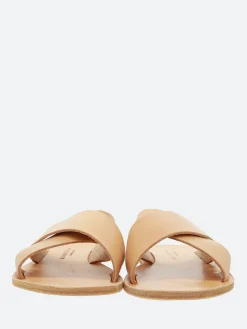 gravitypope - Kaia in Natural