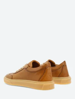 gravitypope - Mustafa Low Top Sneakers in Marzipan Glove Tinto