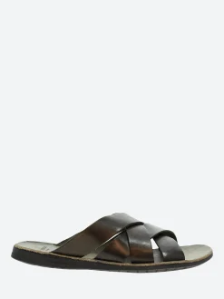 gravitypope - Oswald in Olivia Tcapo