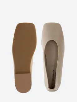 gravitypope - Rain Ballet Flat in Cream