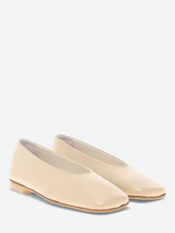 gravitypope - Raina Ballet Flats in Sand Baffi