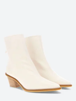 gravitypope - Robyn Boot in Osso Missouri