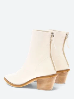 gravitypope - Robyn Boot in Osso Missouri