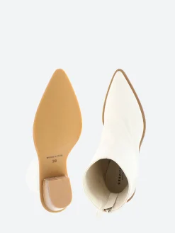 gravitypope - Robyn Boot in Osso Missouri