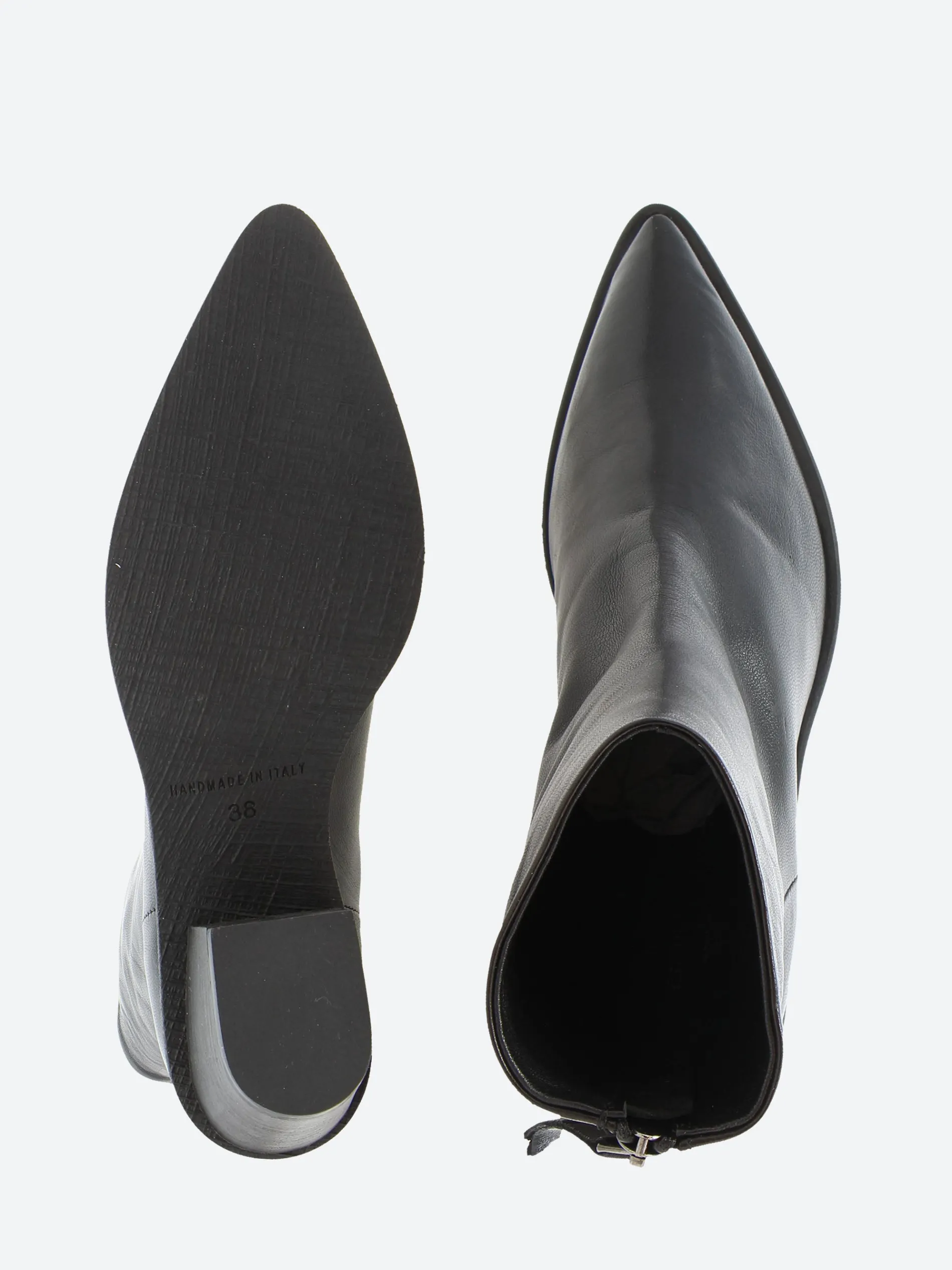 gravitypope - Robyn Boot in Nero Missouri