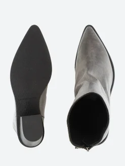 gravitypope - Robyn in Mauve Plombo