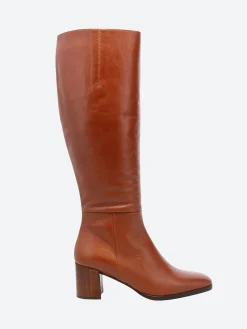 gravitypope - Zada in Brandy Coy