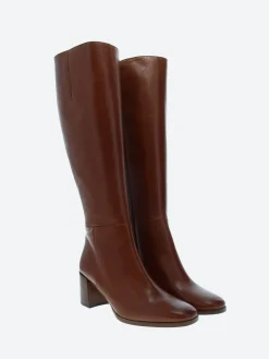 gravitypope - Zada in Cuero Coy