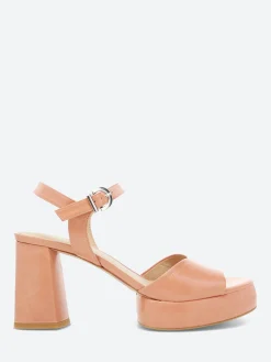 gravitypope - Zelie in Salmon Baku