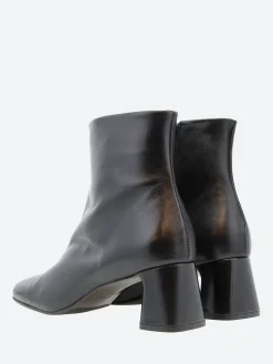 gravitypope - Zoda in Black Coy