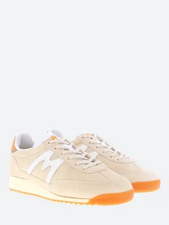 Karhu - Mestari in Turtledove and White