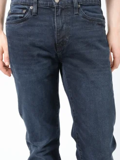 Levi's - 511 Slim in Chicken Of The Wood (Dark Blue)