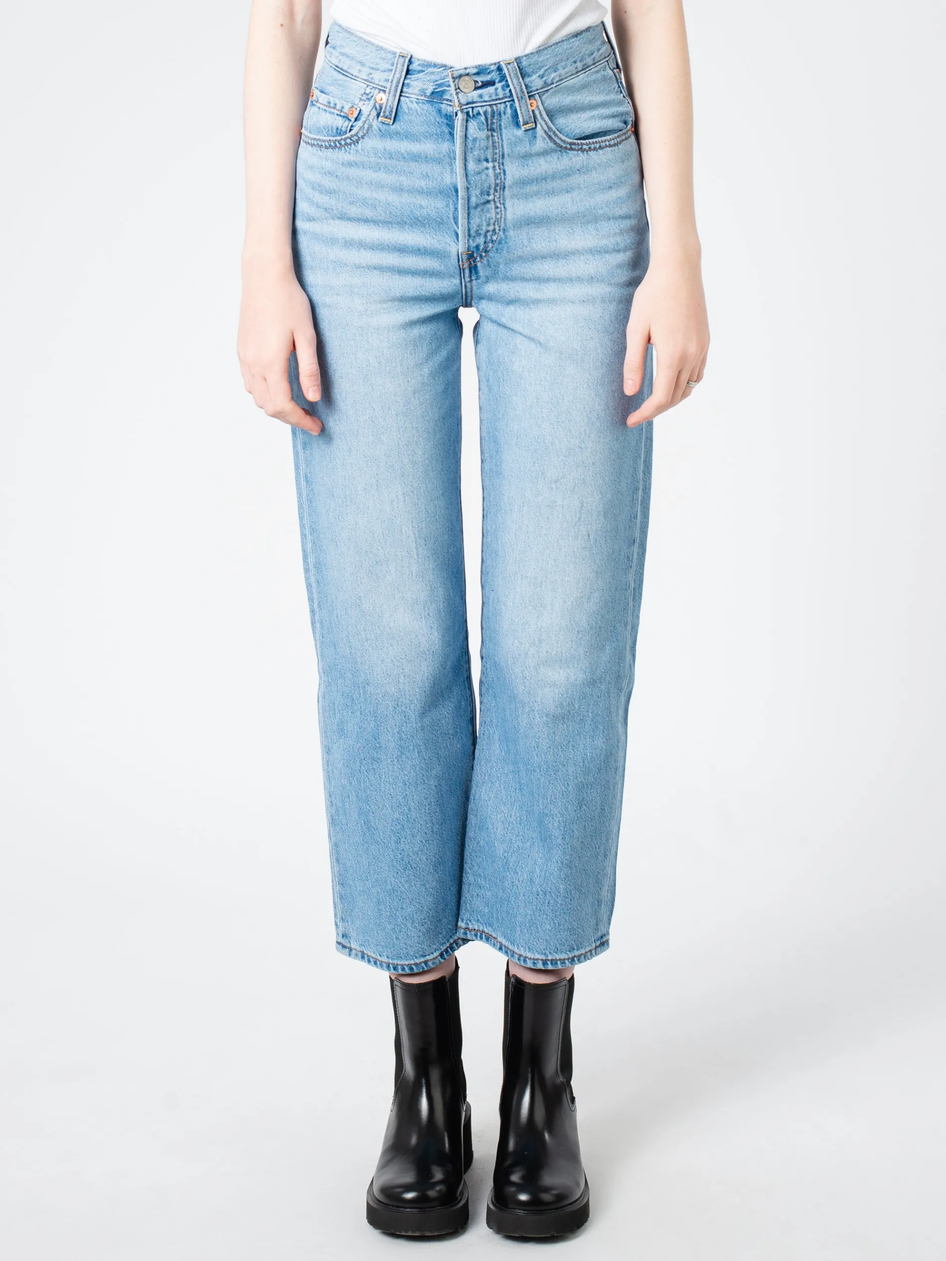 Levi's - Ribcage Straight Ankle in Light Indigo Worn-In