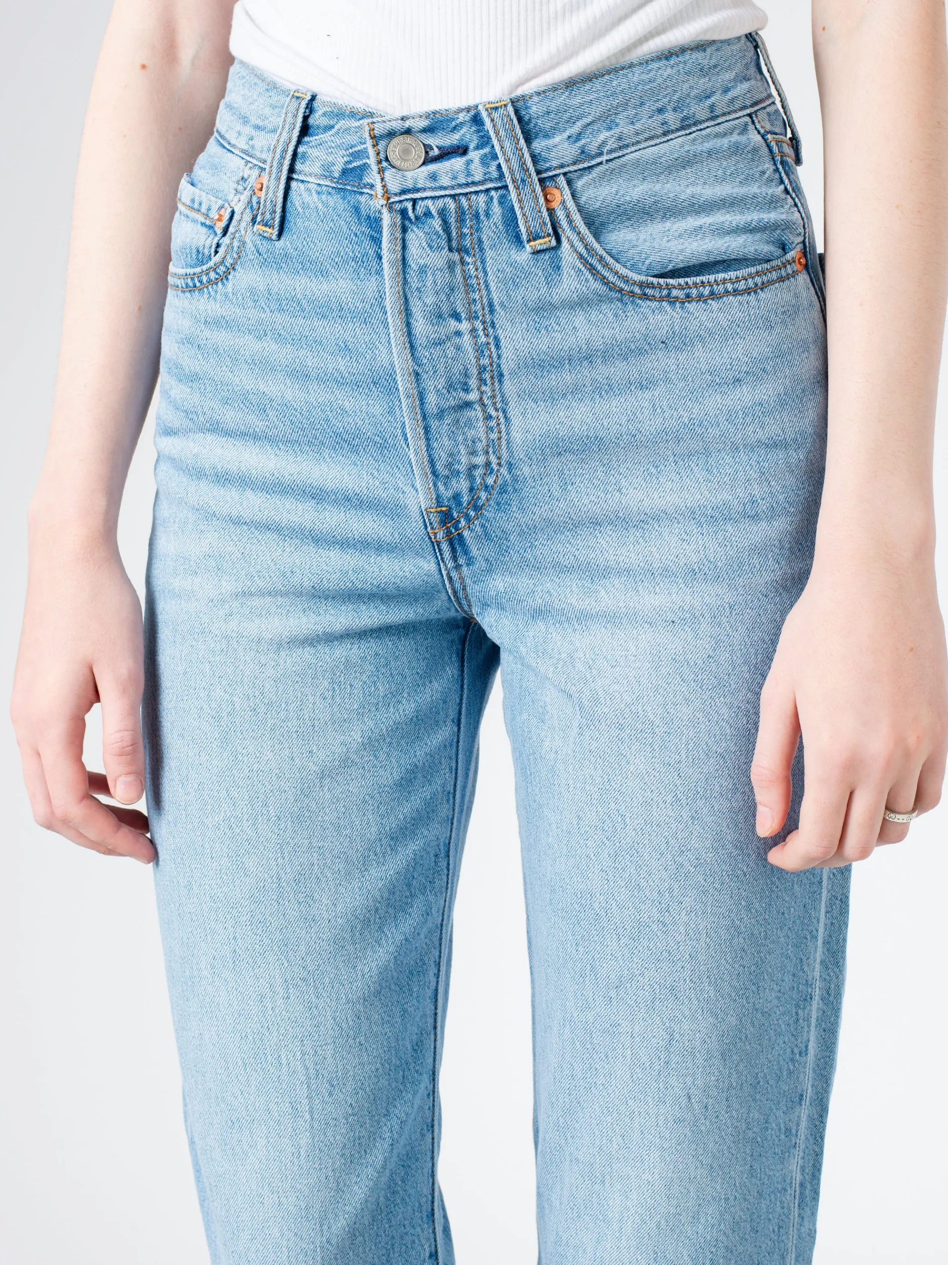 Levi's - Ribcage Straight Ankle in Light Indigo Worn-In