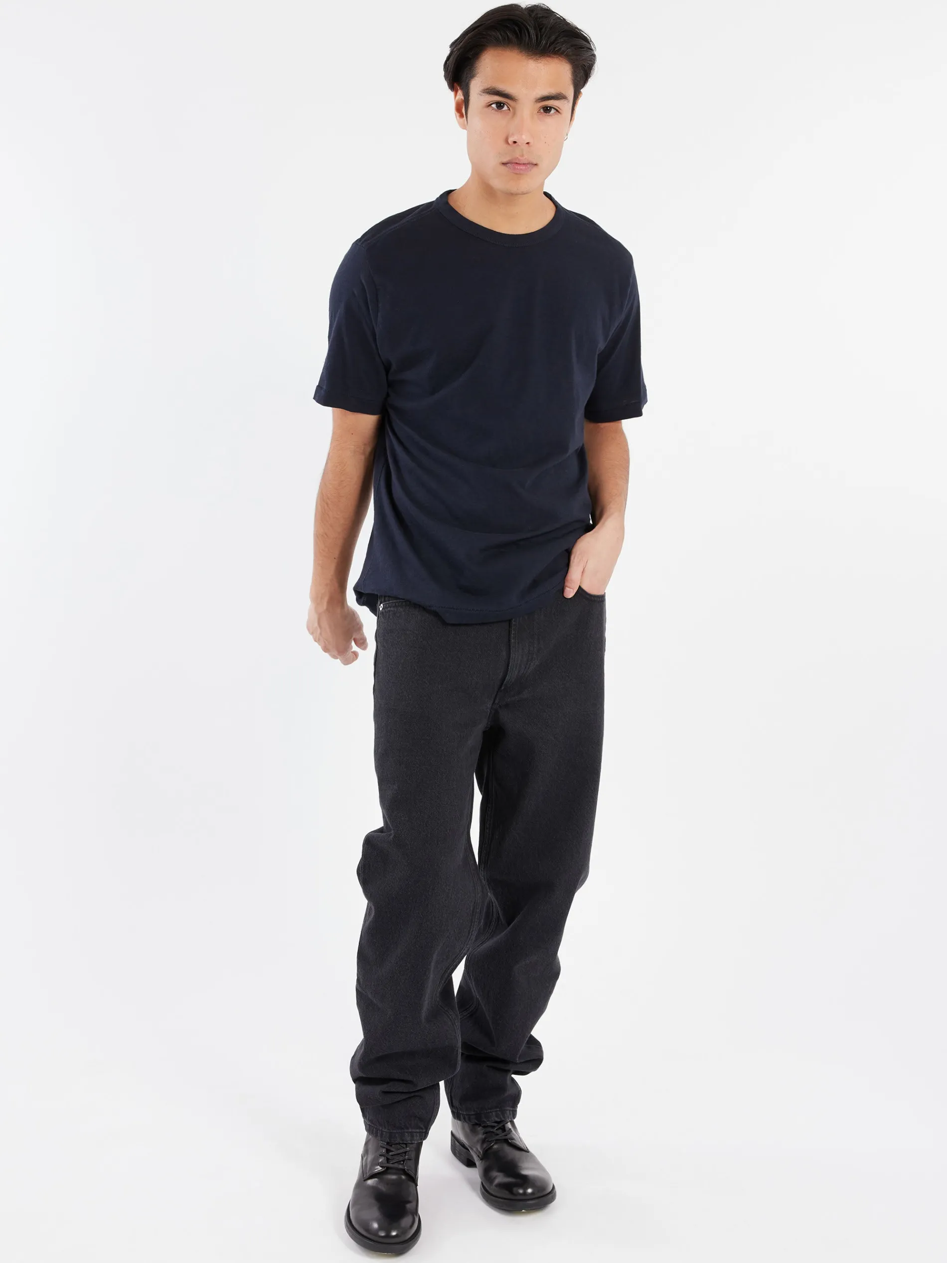 Merz b. Schwanen - SCT04 Unisex T-Shirt in Dark Navy