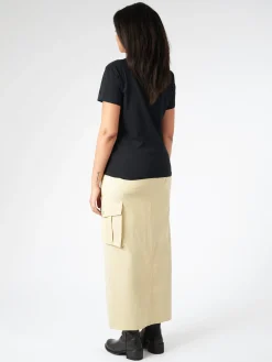 Merz b. Schwanen - Women's Classic T-Shirt in Deep Black